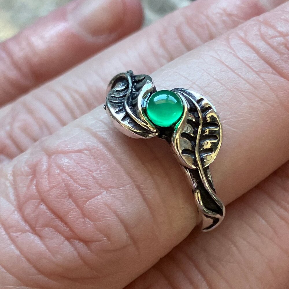 Green Onyx Leafy Crystal Stone Jewelry Ring